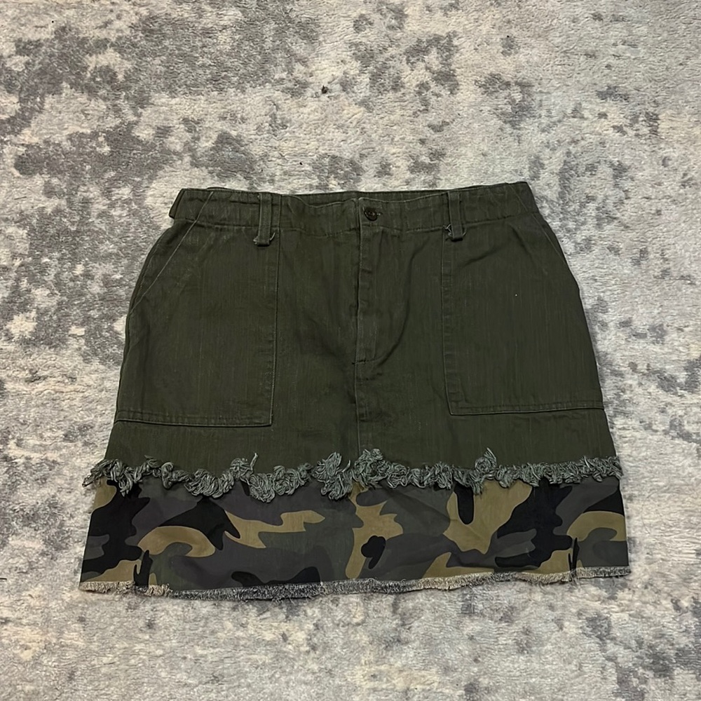 Skirt. Army green and camo